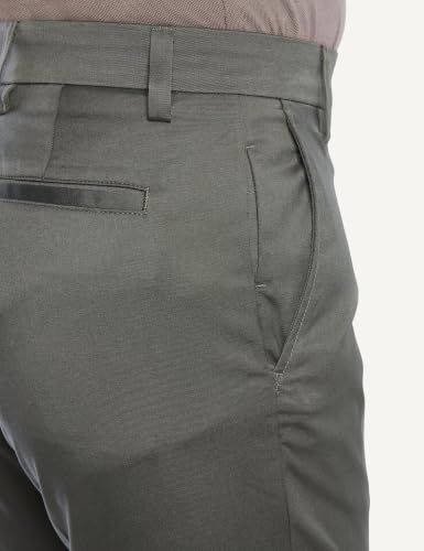 Image of Amazon Essentials Men's Straight-Fit All-Day Stretch Golf Pant