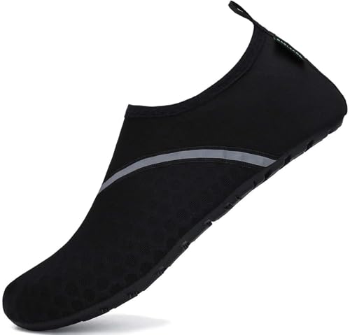 SAGUARO Escarpines Hombre Mujer Zapatillas Agua Secado Rápido Zapatos de Agua Antideslizante Zapatillas de Playa Calzado de Agua Escarpines para Surf Buceo Rio Piscina 030 Negro,EU Gr.42/43