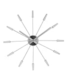 Silberfarbene Wohnzimmer-Uhr aus Edelstahl mit Stunden- und Minutenzeigern