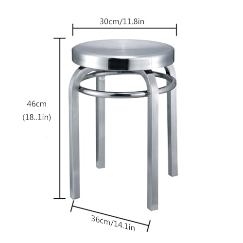 Tabourets de bar empilables pour optimiser l'espace des petits bars