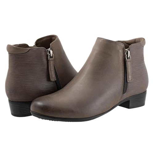 Image of Trotters womens Major Embossed