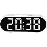 Ajoutez une touche d'élégance à la chambre : l'esthétique moderne de cette horloge améliore n'importe quelle décoration de chambre tout en offrant une fonctionnalité essentielle.