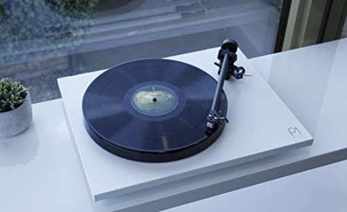 Rega Planar 1 Plus Plateau tournant Finition blanc mat avec cartouche Rega Carbon et préampli phono intégré Version 2021 - Les Beatles, Paul McCartney, John Lennon, RIngo Starr, George Harrison Rega Planar 1 Plus Plateau tournant Finition blanc mat avec cartouche Rega Carbon et préampli phono intégré Version 2021 – Image 8