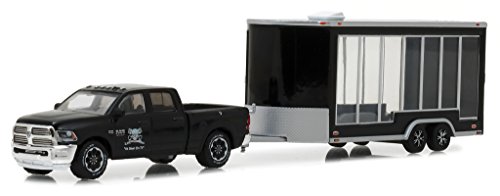 Greenlight 1:64 2016 Ram 2500 and Glass Display Traile Die Cast Vehicle