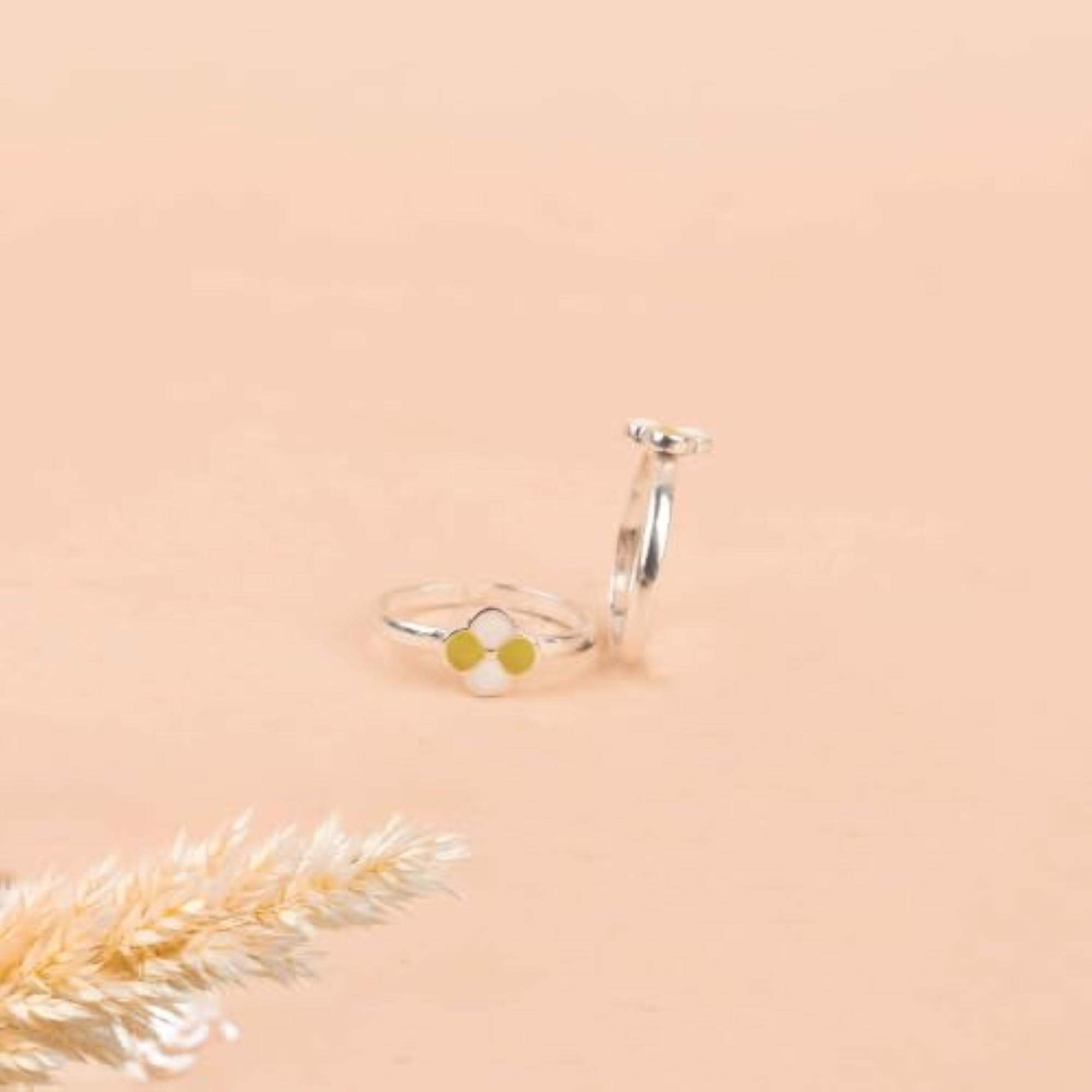 Women's Adjustable Silver Toe Ring Pair, Green Blossom Design