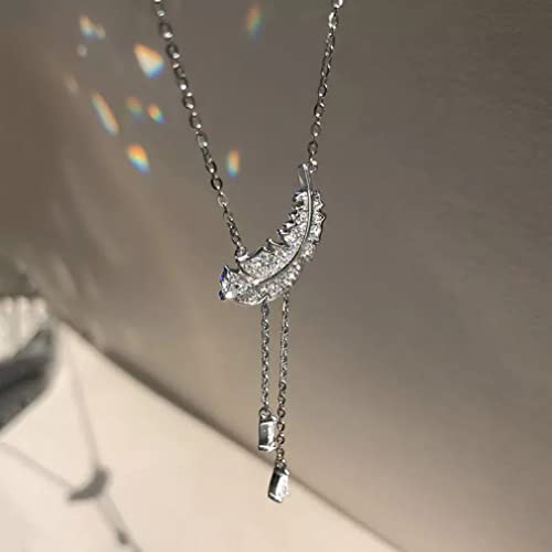 Collier en Argent Sterling 925 pour Femme avec un Pendentif Pompon Long Élégant