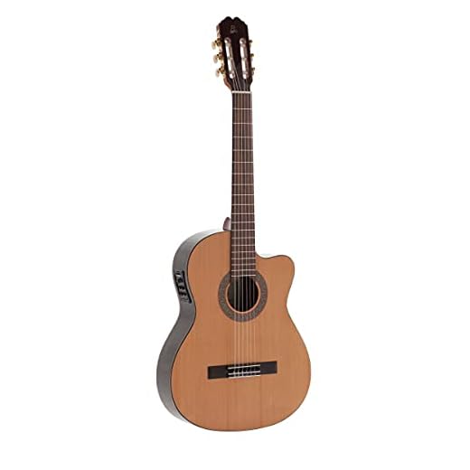 ADMIRA - GUITARRA CLÁSICA ADMIRA VIRTUOSO ELECTRIFICADA FISHMAN CUTAWAY SERIE CONSERVATORIO - ADM0930ECF
