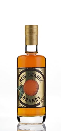 Ingredienti: Brandy Villa Zarri 7 anni, zucchero, scorze d’arancia, aromi naturali (arancia) Color topazio con bagliori mogano. Sprigiona al naso raffinati sentori di arancia candita, zenzero, vaniglia, eucalipto, cannella, pasticceria e foglie di tè. La bocca è conquistata d’impatto dal prezioso equilibrio tra calore e dolcezza. Avvolgente, lievemente piccante, lungo e ricco di seducente personalità. Interminabili i ritorni di canditi e tabacco dolce.