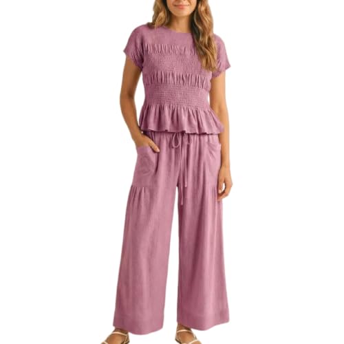Top con volantes y pantalón de pierna ancha ideal para tus looks casuales de verano