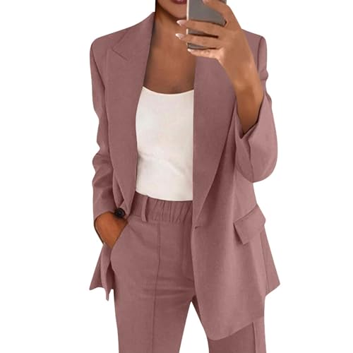 Ensemble blazer et pantalon chic : tailleur au design élégant