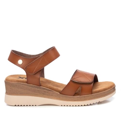 XTI   Sandalia Mujer Camel   Calzado Cómodo y Versátil   Moda casual   Modelo 14409901 (Talla 39)