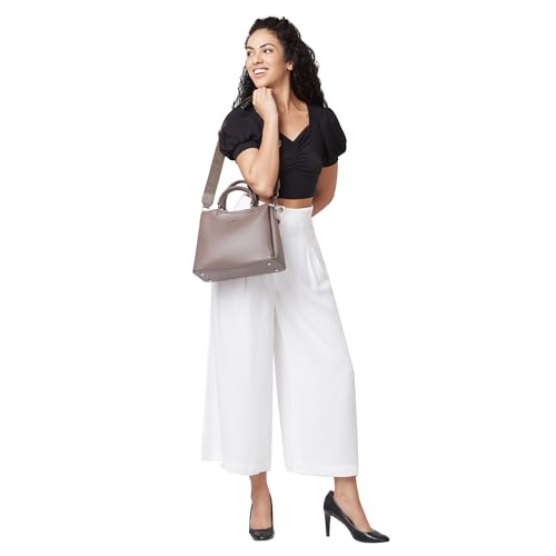 Image of Globus Women Black Solid Party Handheld Bag