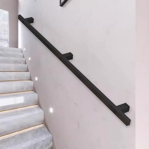 Rampe escalier fer forgé élégante au design robuste pour loft et balcon