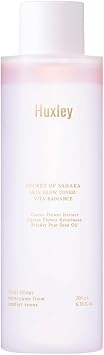 تونر Huxley Secret of Sahara Skin Glow Vita Radiance، تونر كوري مرطب ثنائي الطور، تونر للوجه يحتوي على 2% من النياسيناميد، تونر كوري للعناية بالبشرة للحصول على توهج ندي، لمسة نهائية زجاجية للبشرة | 200 مل / 6.76 أونصة سائلة.