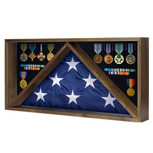 Caja de sombra militar grande para medallas con marco de madera noble para salón