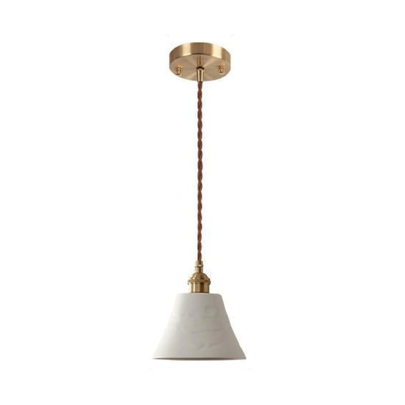 Décoration de salon rétro avec cette lampe suspendue en céramique à une tête