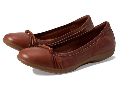 Image of Clarks Women's Meadow Rae