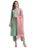 Polyvalent et festif : parfait pour les occasions festives, cet ensemble kurta en soie mélangée offre un ensemble sophistiqué et élégant.