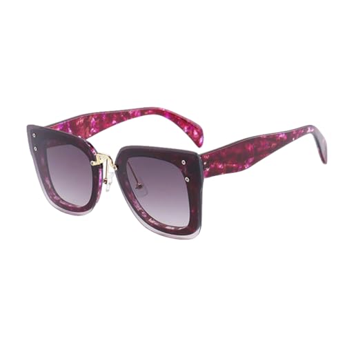 Lunettes de soleil œil de chat pour femmes, le style plastique tendance en terrasse