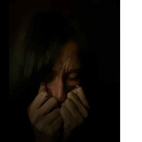 『Lo que habita en la oscuridad』のカバーアート