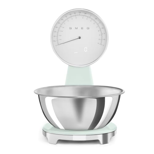 Smeg KSF01PGWW - Báscula de cocina digital analógica y recargable estilo años 50 con cuenco de acero inoxidable extraíble, cuatro unidades de medida y pantalla LCD, color verde pastel