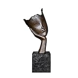 Fonte en bronze véritable de haute qualité et base en marbre. Durable et pas facile à porter et à déchirer.