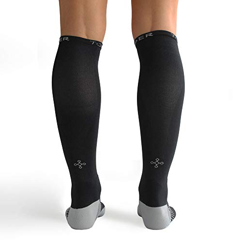 Tommie Copper womens Women's Performance Compression Over the Calf Socks2