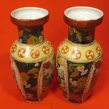 中国美術薩摩焼風 青粒散し色絵孔雀文花瓶2点ペアー(高