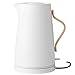 Produktbild Stelton Wasserkocher Emma - Elektrischer Kocher - Kaffee- & Teekanne, skandinavisch - Filter, Trockenkoch-Sicherheitsschalter mit Abschaltung, Buchenholzgriff - 1,2 Liter, Weiß, Kreide, EU-Stecker