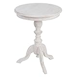 mesa auxiliar lola home Una mesita auxiliar con encimera circular y soporte central torneado de balaustre acabado con patas cabriolé, en tono blanco, dejando ver las vetas y nudos propios de la madera natural, favoreciendo la armonía entre su diseño provenzal y la estética de aspecto clásico.
