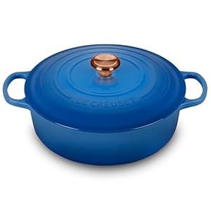 Le Creuset Signature 6.75-quart Round Wide Oven with Copper Knob – Enameled Cast Iron (Marseille)