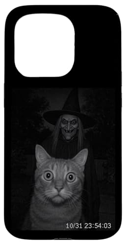 Funny Cat On Security Camera With Witch Halloween X}zP[X iPhone 15 Pro p