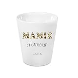 🎁 Cadeau idéal pour la Fête des Mamies ❤️ Personnalisation avec les prénoms des petits-enfants 🐆 Design tendance écriture léopard “Mamie d’amour” 🤍 Pot en céramique blanche de 10 cm de hauteur 🇫🇷 Création artisanale personnalisée avec soin