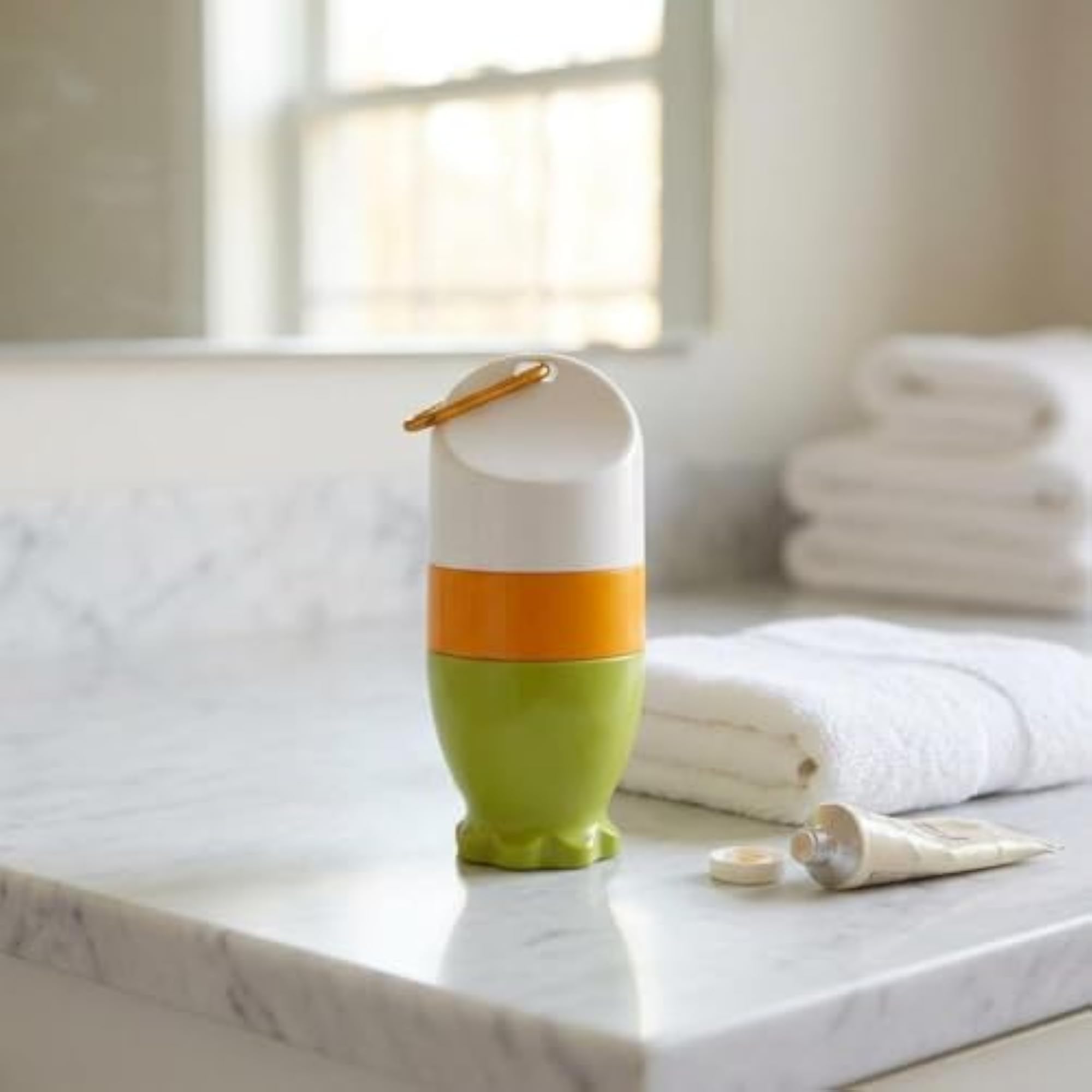 Snap-Fit Cover Sponge Applicator Bottle, Green White