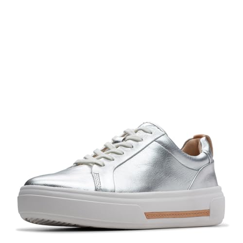 Chaussures de marche femme Clarks en cuir argenté idéales pour voyager et flâner en ville