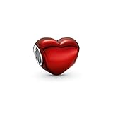 Da brillo a tu look con el colgante de corazón metálico rojo