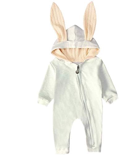 Bébé de 0 à 24 mois en combinaison lapin pour des câlins doux