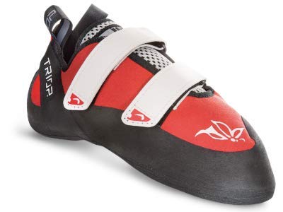 黒と赤のボルダリングシューズ