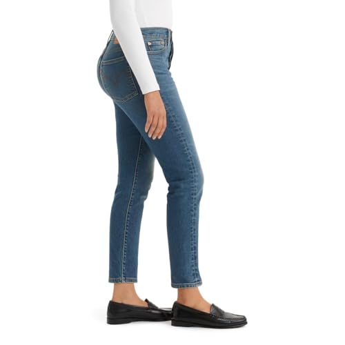 Image of Levi's Women's Wedgie Straight Jeans