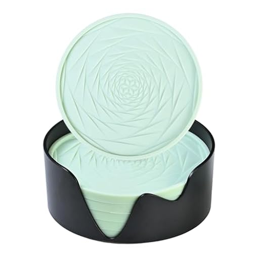 Kaiyzo Set de Posavasos de Silicona, 6 Posavasos Redondos con Aro Antidesbordamiento, Antideslizante Resistente al Calor, Base de Almacenamiento Incluida, Verde | Ya disponible en tu tienda friki favorita! En mundofriki.es!