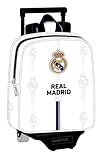 Ideal para niños. Perfecta para el uso escolar alivianando esfuerzos de carga y dando los espacios necesarios para útiles, libros y demás. Carro ajustado a la mochila.