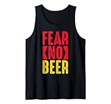 A veces una copa de vino es mejor que un abrazo. ¿Te gusta el vino? Entonces este diseño de vino es adecuado para ti. Diseño envejecido para personas que tienen un gusto por una buena copa de vino. Extremadamente divertido y fresco, para todos los que aman beber vino.