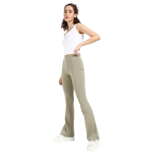 ICONICITÀ INTRAMONTABILE: I leggings svasati in tessuto elasticizzato di qualità premium con spacco sulla gamba garantiscono un look stiloso e senza tempo. Il logo Calvin Klein sul bordo impreziosisce il modello.