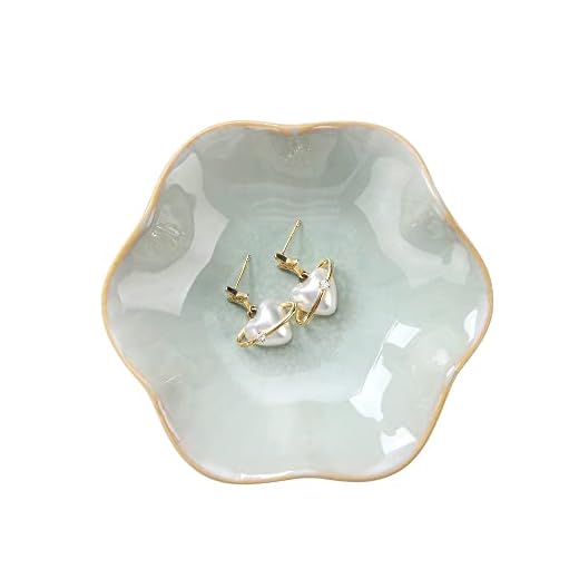 JAMEND CLXP Lotus Leaf Shape Decorative Ring Tray, Small Key Bowl, Ceramic Trinket Tray Jewelry Dish Organizing Necklace Earrings, Home Decoration for Mom Best Friend Sister, Light Green.