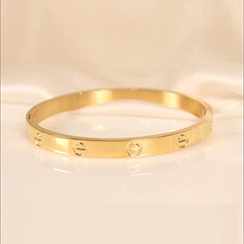 Contemporary Love Bracelet Plated in Gold