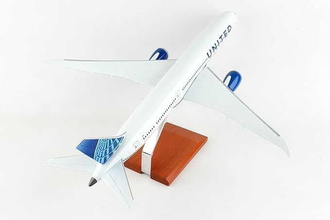 United 787-10 Dreamliner in New EVO Paint Scheme Desktop Display Airplane Model Scale: 1/100