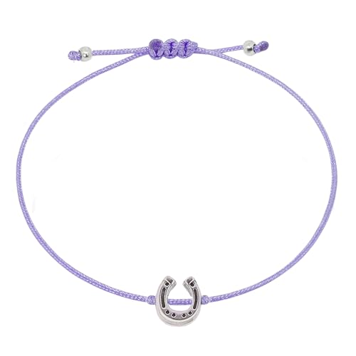 Bracciale con ferro di cavallo: Il bracciale è decorato con un grazioso ferro di cavallo, che funge da simbolo di fortuna e protezione. È il braccialetto perfetto per gli amanti dei cavalli.