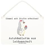 Mr. & Mrs. Panda Schild Autohändlerin Leidenschaft DIN A6 - Geschenk, Holzschild, Beruf, holzbild, mit Spruch, Lustig, wandtafel, Autohandel, Türschild, Witzig