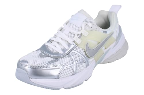 Nike Zapatillas de correr V2K para mujer, Tinte blanco metálico plateado platino, 43 EU