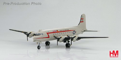 Preisvergleich Produktbild 1:200 C-54 Skymaster Spirit of Freedom
